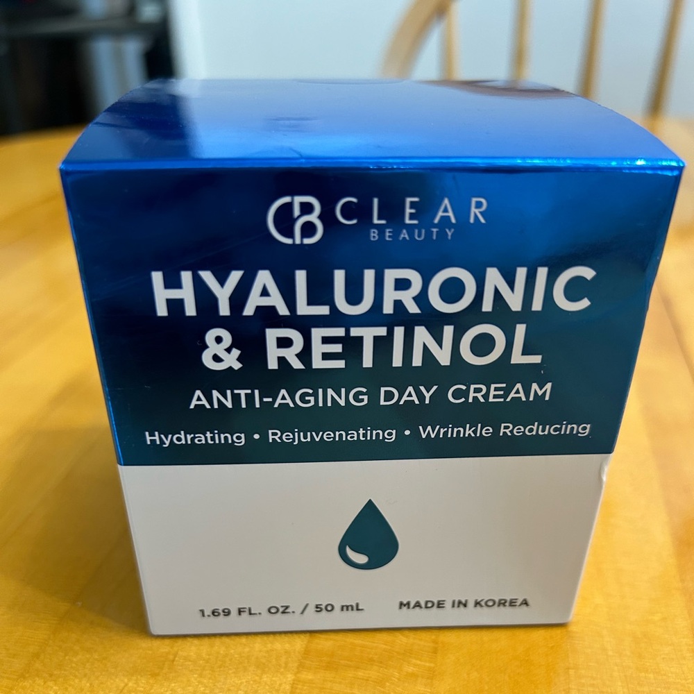 Clear Beauty Hyaluronic and Retinol